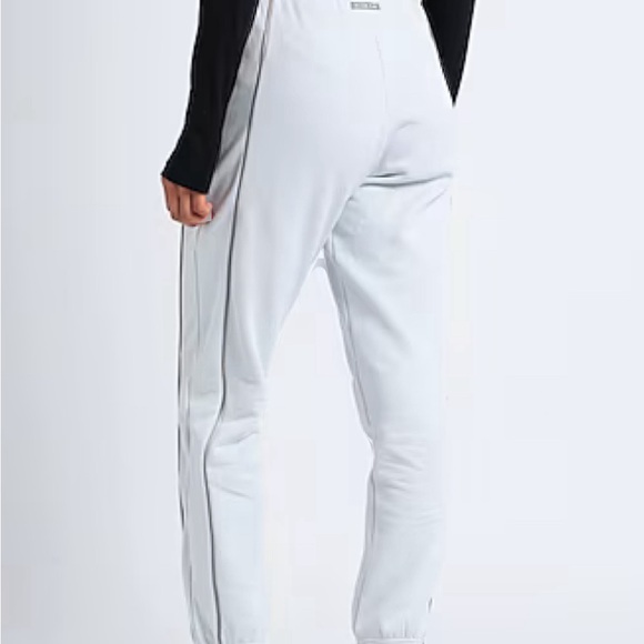 Women’s Nike Air jogger sweatpants , white with black stripe down the side. - Picture 2 of 8